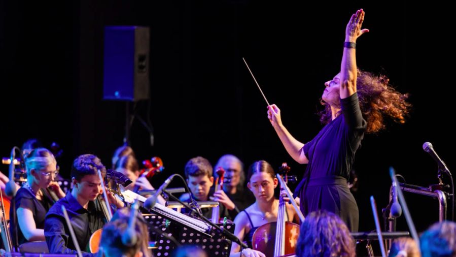 Živa Ploj Peršuh in Slovenski mladinski orkester. Živa Ploj Peršuh in Slovenski mladinski orkester.