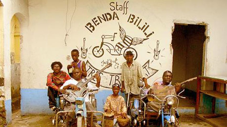 Staff Benda Bilili (foto: Druga godba) Staff Benda Bilili (foto: Druga godba)