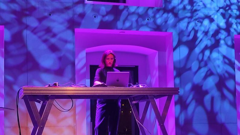 Luna Nulla v Cukrarni na fesivalu Sound Explicit. Luna Nulla v Cukrarni na fesivalu Sound Explicit.