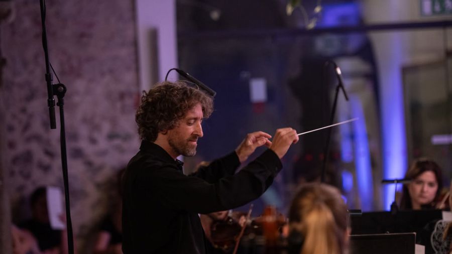 Tilen Draksler in Orkester Amadeo.