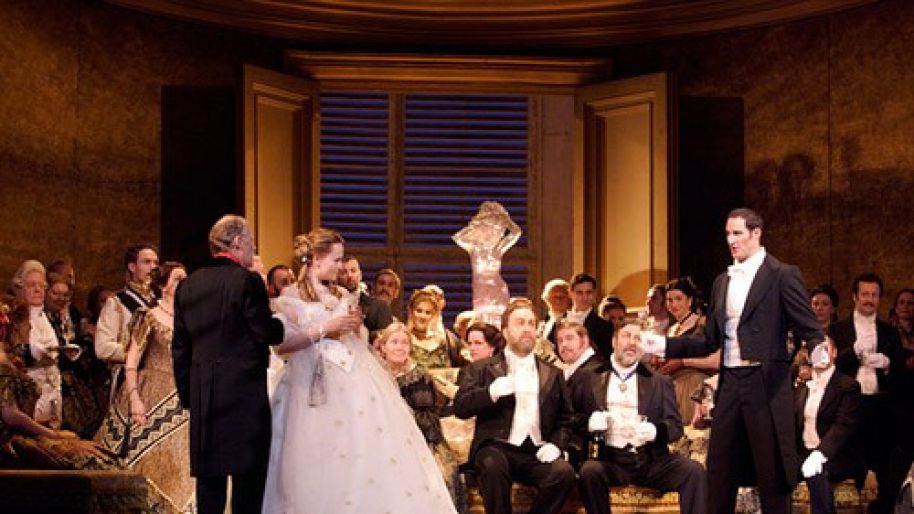 La Traviata (photo: Royal Opera House, Catherine Ashmore)