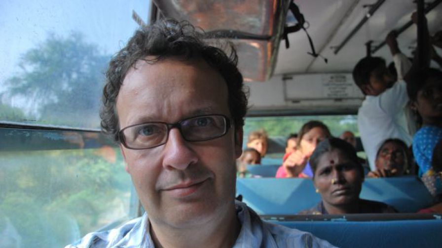 Andrej Blatnik na indijskem avtobusu. (foto: osebni arhiv) Andrej Blatnik na indijskem avtobusu. (foto: osebni arhiv)