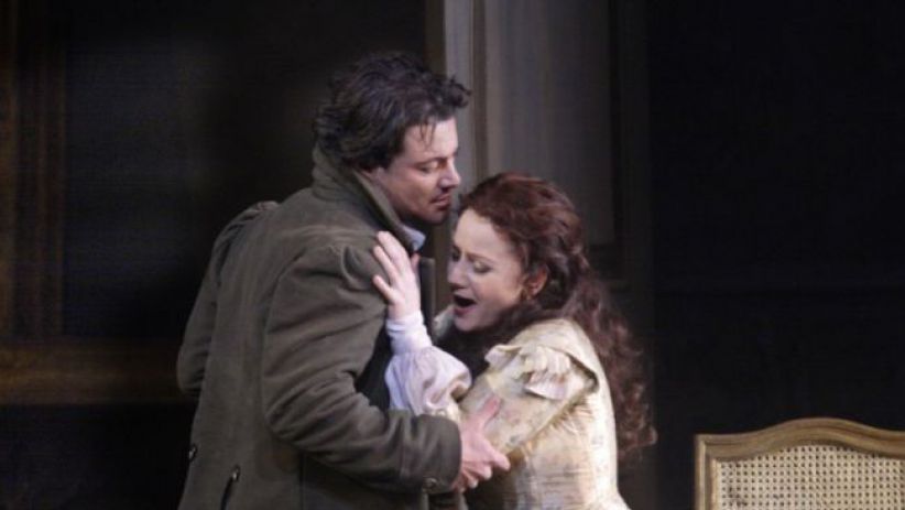 Vittorio Grigolo in Bernarda Bobro v Traviati (foto: © ROH 2011 / Catherine Ashmore)