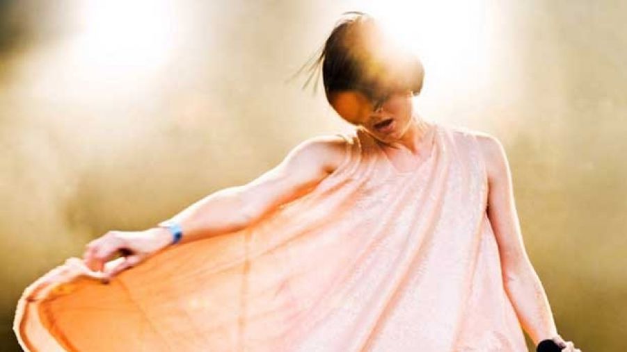 Na sklepni dan Treska, 9. 3.,bo nastopila tudi Saint Saviour, najbolj znana po vokalnem angažmaju v plesnem pop fenomenu Groove Armada. (foto: arhiv organizatorja)