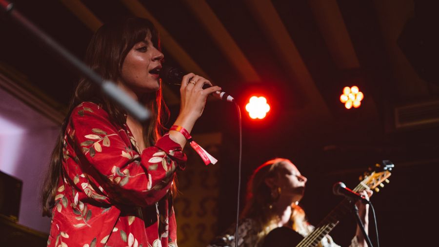 3:rma na dunajskem festivalu Waves.