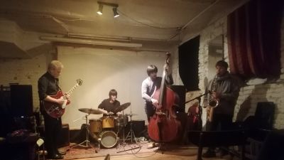 Dašler Resnik Drašler Trio in Eric Arn v klubu Vekks.