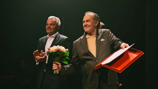 Jure Ivanušič med prejemniki Glazerjevih listin – vsestranski umetnik v središču letošnjih priznanj