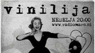 DJ Kozmonaut, član ekipe Vinilije, skrbi tudi za istoimensko oddajo na Radiu Marš.