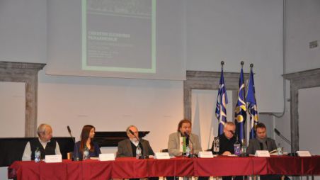 Idejno in programsko zasnovo so na novinarski konferenci v Viteški dvorani Križank predstavili (od leve): Jani Golob, Nina Šenk, prof. dr. Primož Kuret, Darko Brlek, Nenad Firšt in Simon Dvoršak. (Foto: Špela Lah)