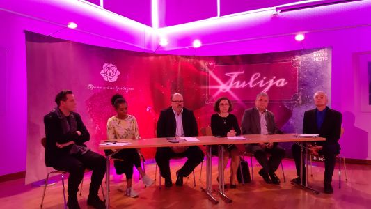 Iz tiskovne konference novega opernega projekta Julija.