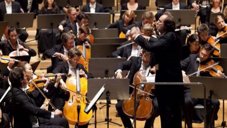 Riccardo Chailly v Cankarjevem domu vodi Orkester Gewandhaus iz Lepziga. (Foto: Miha Fras/ Ljubljana Festival)