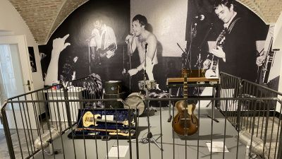 Razstava 'Za domovino z rockom naprej'