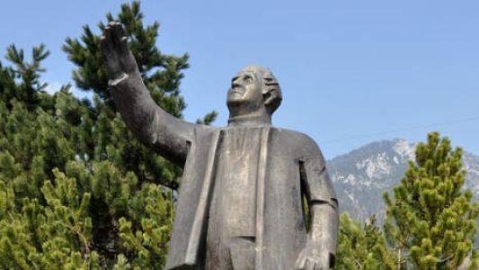 Spomenik Jakobu Aljažu