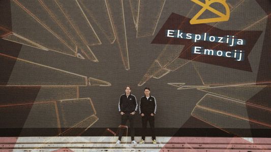 2B: Eksplozija emocij