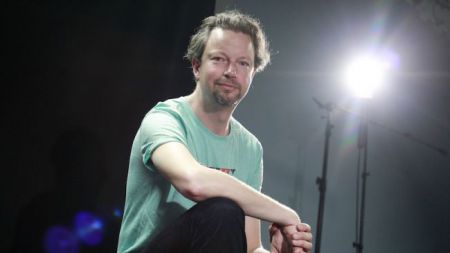 Rok Košir je zaljubljenec v glasbo, v.d. direktor zavoda Druga godba in član programskega odbora festivala Druga godba. (Foto: Leon Vidic/Delo)