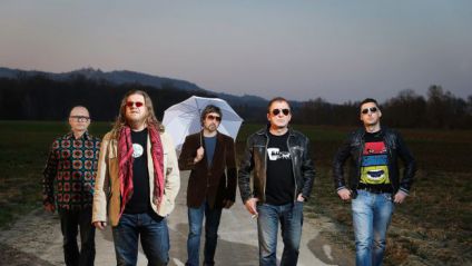 'Procese smo postavili na glavo, zato smo ponovno v coni neugodja. Vaje občasno delujejo kot tortura, vendar je čustvena nagrada, ki temu sledi, preveč vabljiva, da bi puško vrgli v koruzo.' (Foto: Dan D)