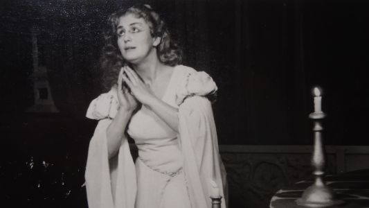 Operna pevka Stana Lovšin na odru splitske opere, 3.6.1956 v Donizettijevi Lucii di Lammermoor.