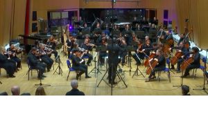 Simfonični orkester RV Slovenija in Seven Loy na Odkritja26.