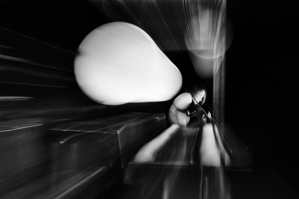 »Že od začetka sem skladala iz zanimanja za zvočne barve in prostorske dimenzije zvoka.« (foto: David Brusnjak)