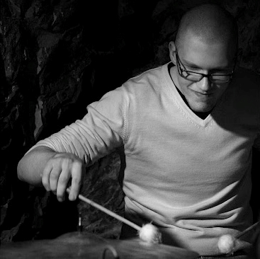 Med domačimi jazzerji na letošnjem festivalu bo svojo novo ploščo in trio predstavil bobnar Andrej Hočevar. (Foto: Jazz festival Ljubljana)