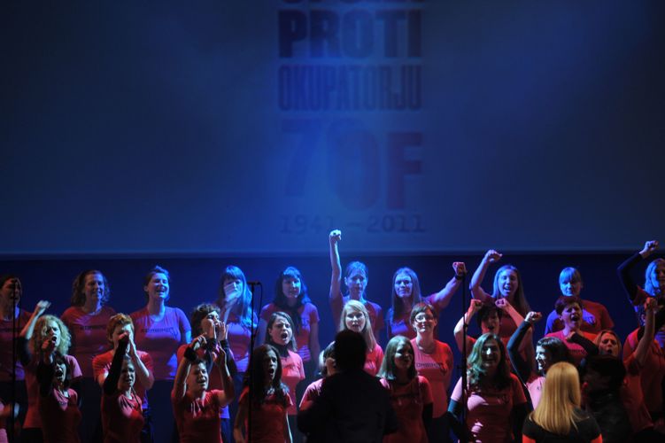 Ženski pevski zbor Kombinat (foto: Bobo)